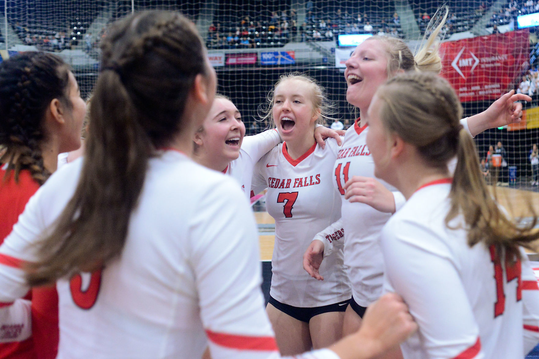 110818ho-cf-vb-linn-mar-3